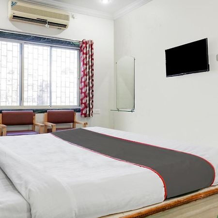 Collection O Shreya Hotel Talegaon Dabhade Buitenkant foto