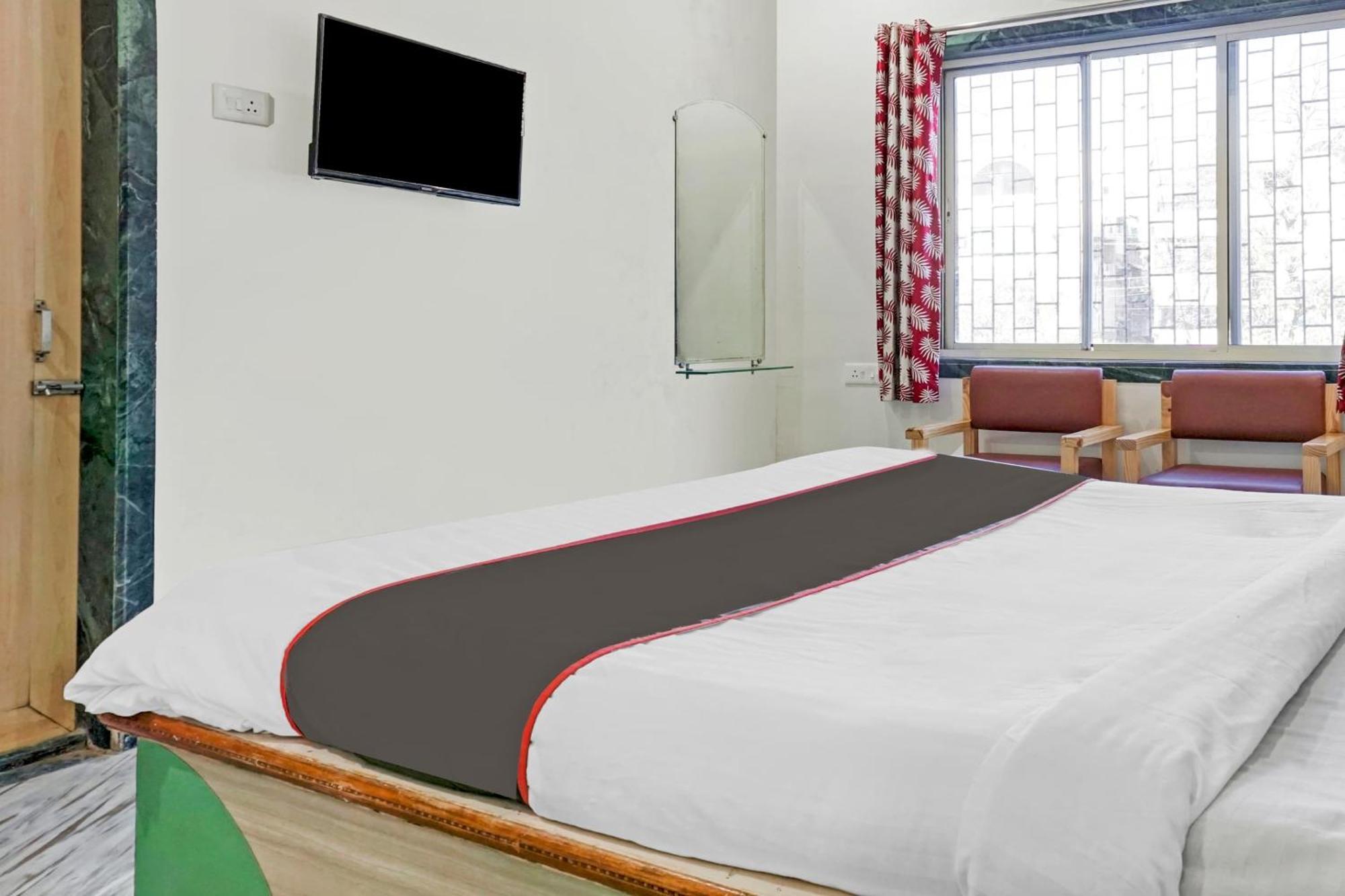 Collection O Shreya Hotel Talegaon Dabhade Buitenkant foto