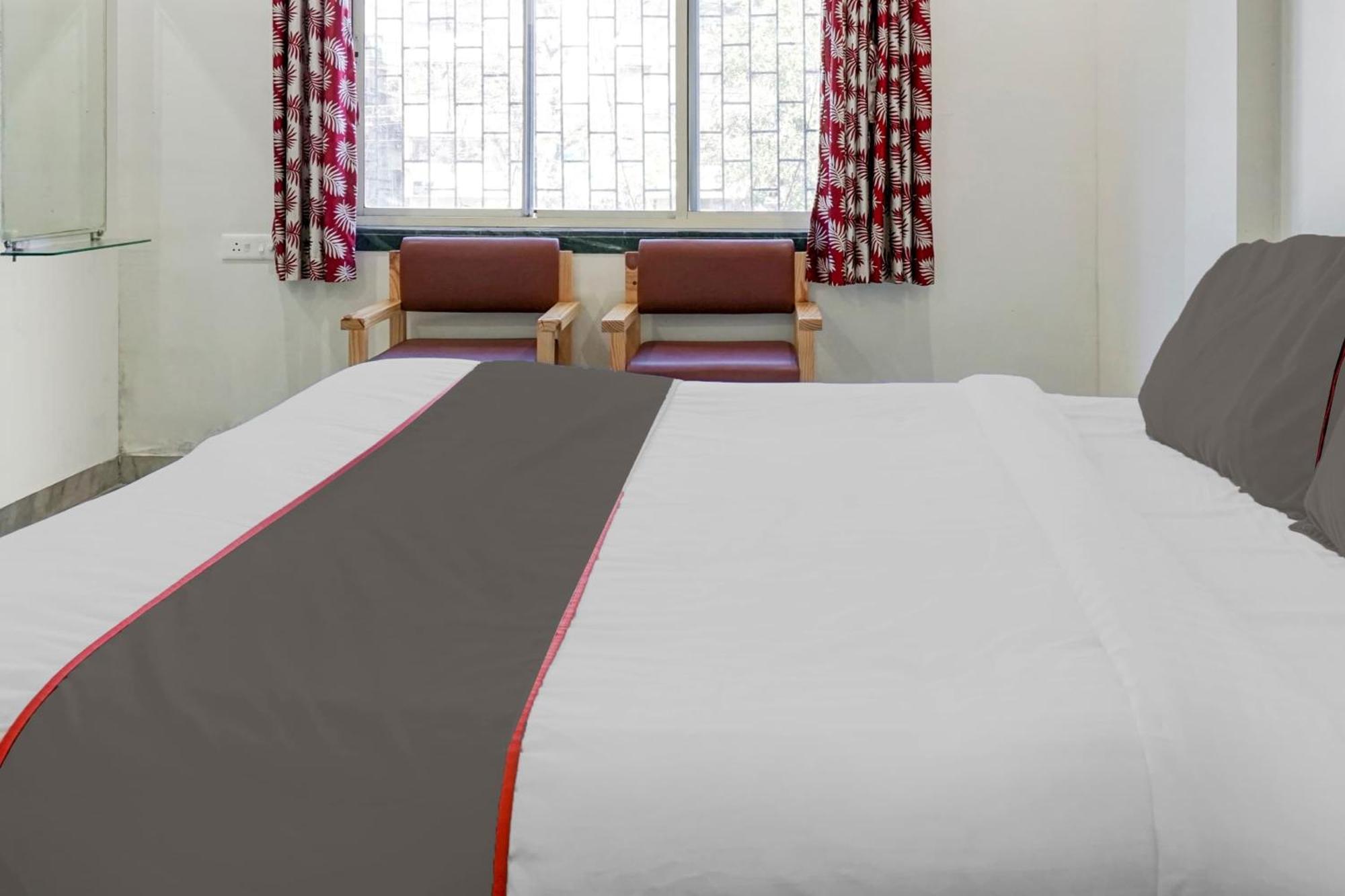 Collection O Shreya Hotel Talegaon Dabhade Buitenkant foto