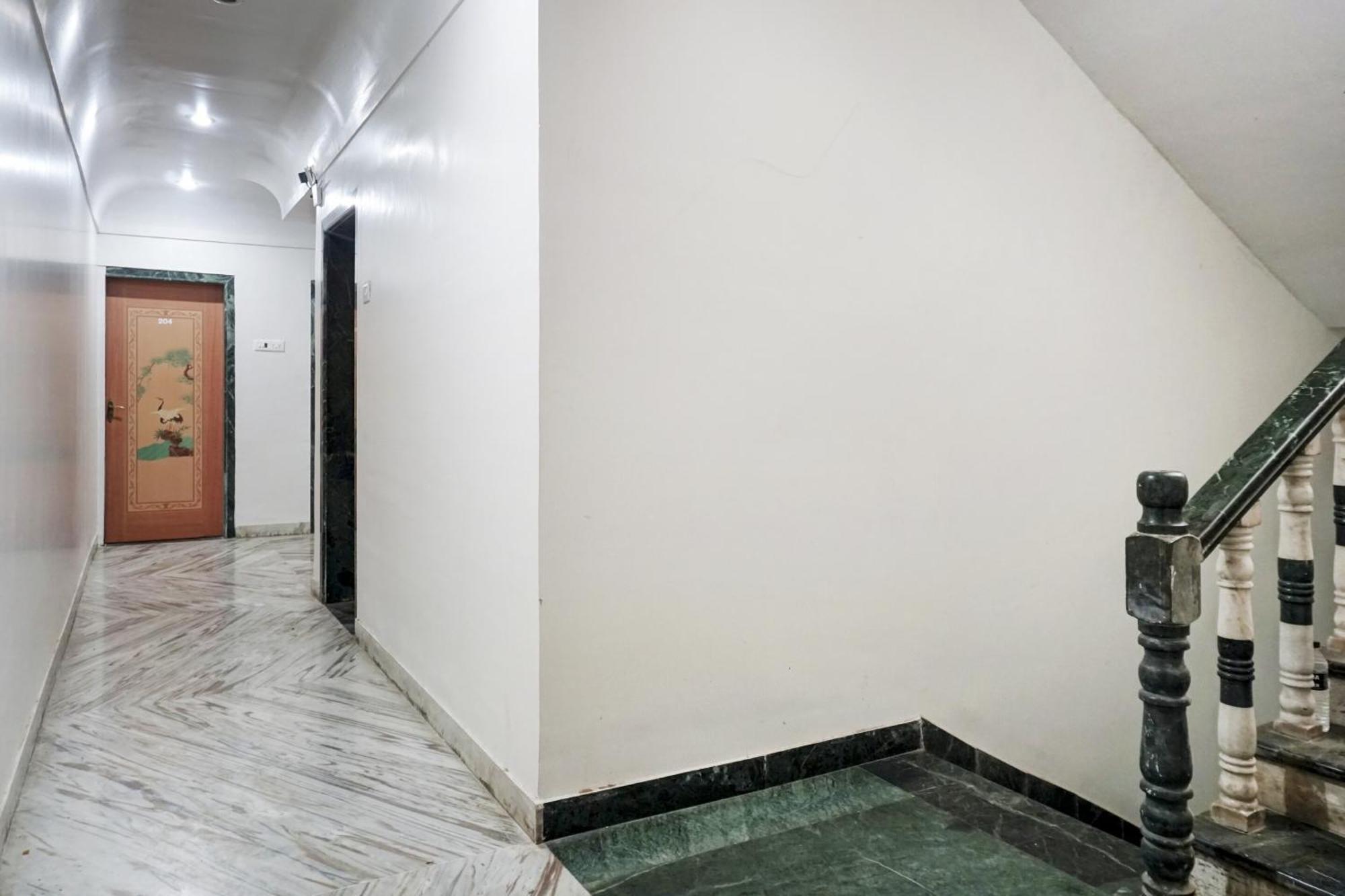 Collection O Shreya Hotel Talegaon Dabhade Buitenkant foto