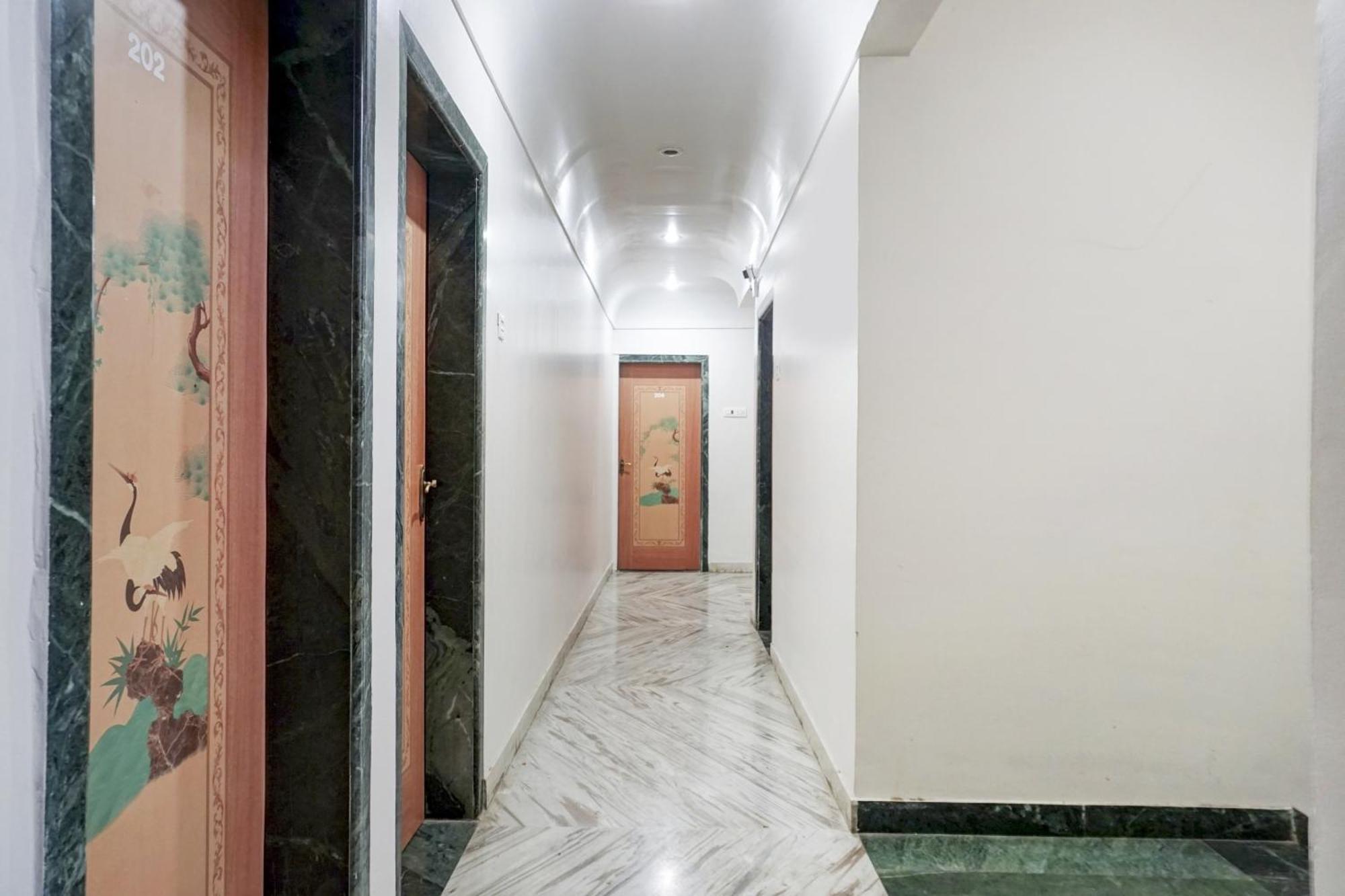 Collection O Shreya Hotel Talegaon Dabhade Buitenkant foto