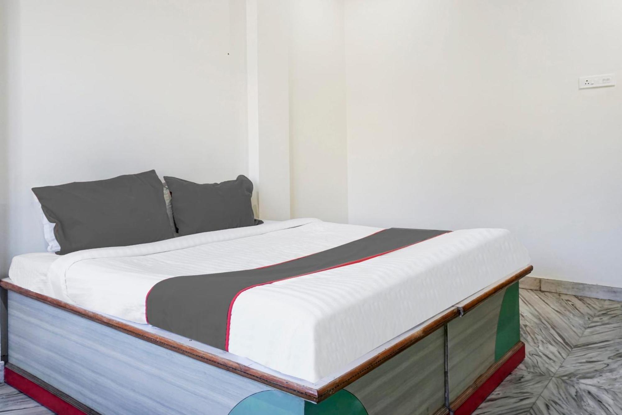 Collection O Shreya Hotel Talegaon Dabhade Buitenkant foto
